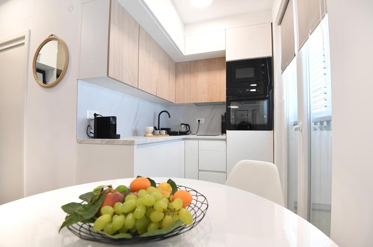 Consul Apartment - Zadar City Center Buitenkant foto